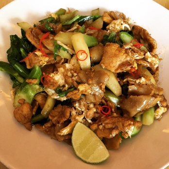 Kiin - Pad See Ew - Thai Near Me - Toronto, Ontario Kiin - Pad See Ew - Thai Near Me - Toronto, Ontario
