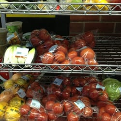 Mt Barker Fresh Market - The $1 bag rack!