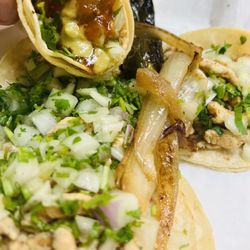 Tacos Y Mariscos El Unico - Pollo tacos