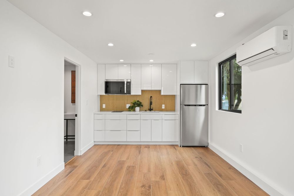 Slide of Dream Team Home Builders