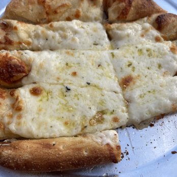 Mad Co. Brew House - Cheesy bread - Brewpubs Near Me - Marshall, North Carolina