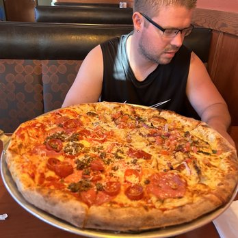 Farrelli's Pizza - Half meateater and half chicken bacon ranch pizza - Pizza Near Me - Sumner, Washington Farrelli's Pizza - Half meateater and half chicken bacon ranch pizza - Pizza Near Me - Sumner, Washington