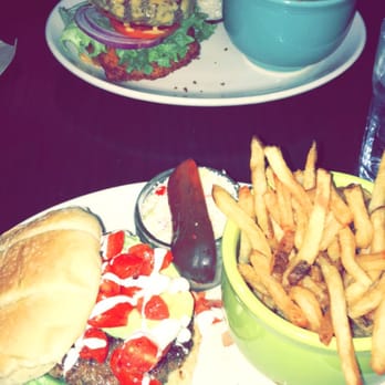 La Belle et La Boeuf - The best burgers in town "the avocado" and the "pac mac" - Sports Bars Near Me - Anjou, Quebec