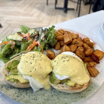 Sisters & Co - avocado Benedict - Breakfast & Brunch Near Me - Markham, Ontario Sisters & Co - avocado Benedict - Breakfast & Brunch Near Me - Markham, Ontario