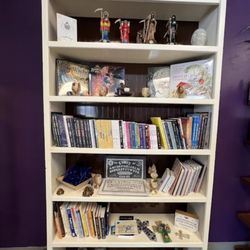 Panthers Gate Lil Witch - Books
