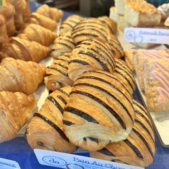 D'Andrews Bakery & Cafe - Bakeries Near Me - Nashville, Tennessee