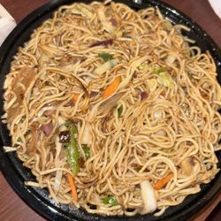 Momo Factory - Chow Mein
