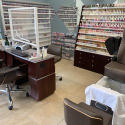 Lee Nails - Color options