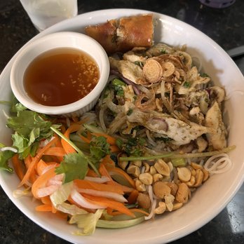 Saigon Saigon - Vermicelli- Lemongrass Chicken Sautéed with Onion & Scallion - Vietnamese Near Me - Arlington, Virginia Saigon Saigon - Vermicelli- Lemongrass Chicken Sautéed with Onion & Scallion - Vietnamese Near Me - Arlington, Virginia