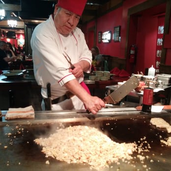 Benihana - Lombard - Chef Alex making Chicken Fried Rice - Sushi Bars Near Me - Lombard, Illinois
