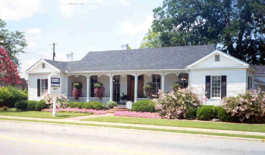 COLDWELL BANKER ROBBINS & FREE REALTY Updated August 2024 1271 S