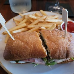 The Bowery Bar - Sangweech w/ fries