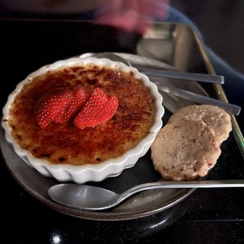 The View Lounge - Creme Brulee - Lounges Near Me - San Francisco, California The View Lounge - Creme Brulee - Lounges Near Me - San Francisco, California