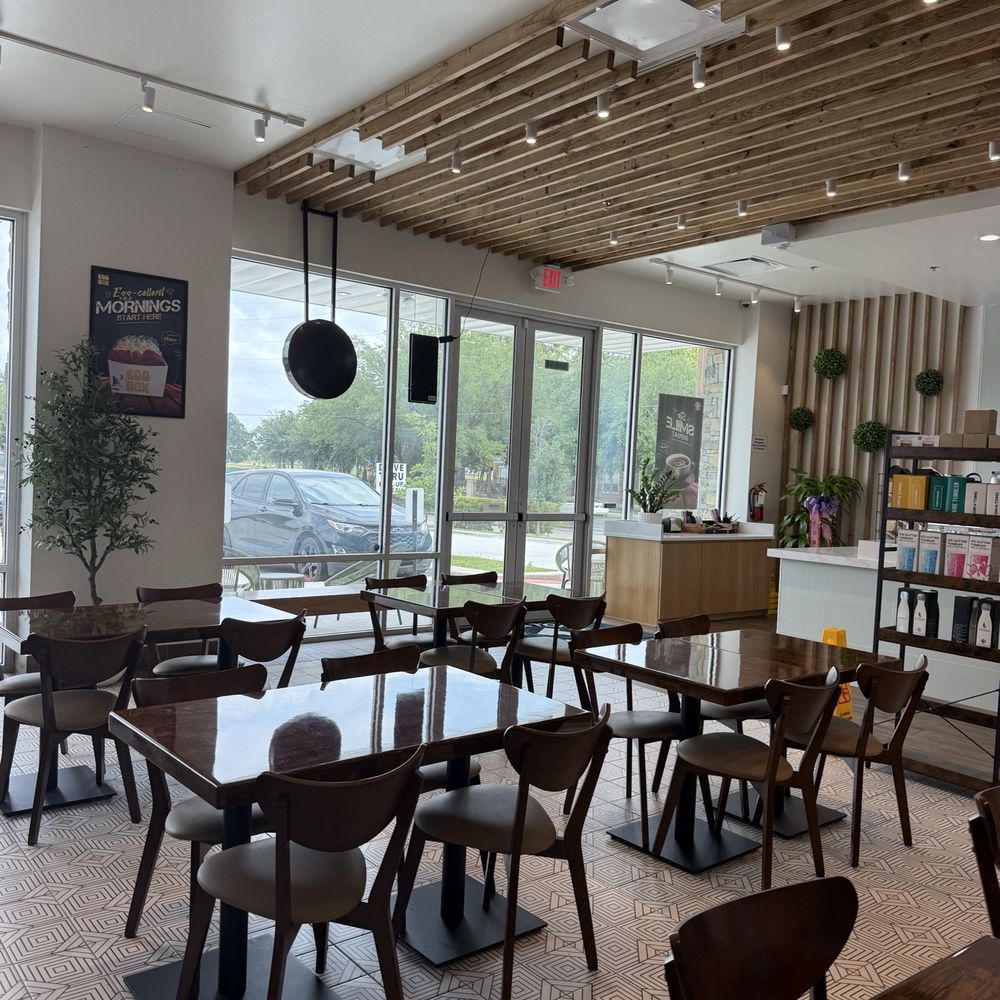 Tom N Toms Coffee & Eatery - Seating area - Coffee & Tea Near Me - Houston, Texas