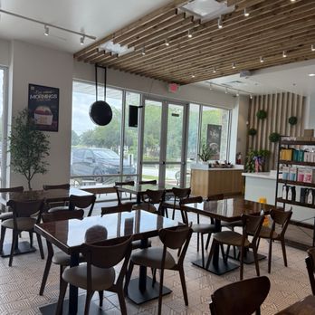 TOM N TOMS COFFEE & EATERY - Updated October 2025 - 86