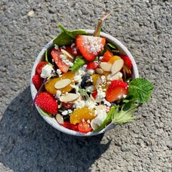Guante Cafe - Lil Mis Greek Salad