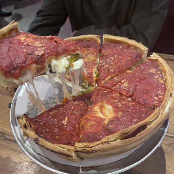 Giordano's - Chicago style deep dish pizza - Pizza Near Me - Chicago, Illinois