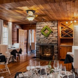 Glen-Ella Springs Inn & Restaurant - Our fine dining restaurant offers an intimate setting for celebration dinners and special occasions