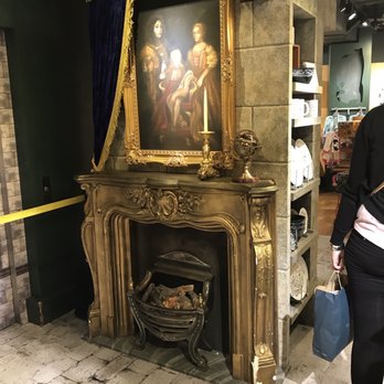 Disney Store - Toy Stores Near Me - London, XGL