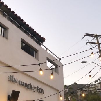 Bellanca Hotel - Hotel restaurant - Hotels Near Me - Avalon, California