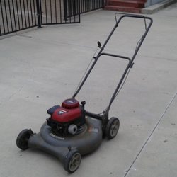 Jester's Lawn Mowers - The ancient mower that Jester's brought back to life!