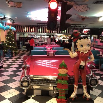 Frisco's Carhops - Interior - American Near Me - Whittier, California