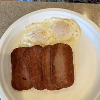 Koa Pancake House - Eggs over easy and spam - Breakfast & Brunch Near Me - Honolulu, Hawaii