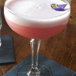Clover Club, spot on