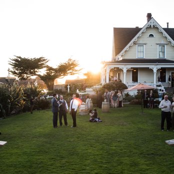 MacCallum House Weddings - Cocktail hour - Wedding Planning Near Me - Mendocino, California MacCallum House Weddings - Cocktail hour - Wedding Planning Near Me - Mendocino, California