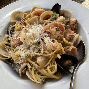 Yanni's Bar & Grill - Pasta - Mediterranean Near Me - San Diego, California Yanni's Bar & Grill - Pasta - Mediterranean Near Me - San Diego, California