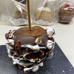 Brothers Carmel Apples - Rocky road