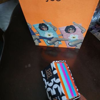 Maeve Chocolate - I purchased these mini bar chocolates w box. - Chocolatiers & Shops Near Me - Tukwila, Washington Maeve Chocolate - I purchased these mini bar chocolates w box. - Chocolatiers & Shops Near Me - Tukwila, Washington