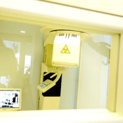 Centri Biodent - Ortopantomografo digitale con funzione "dentizione ortogonale che permette l'intercettazione delle piccolissime carie interdentali.