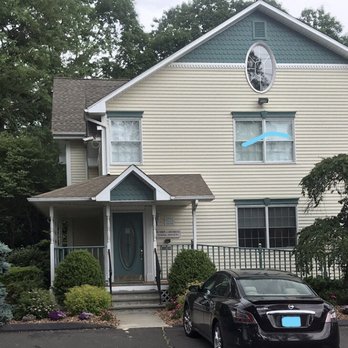 Randy J Greenberg, DMD - A very pleasant office building for a dentist. - General Dentistry Near Me - Wallingford, Connecticut