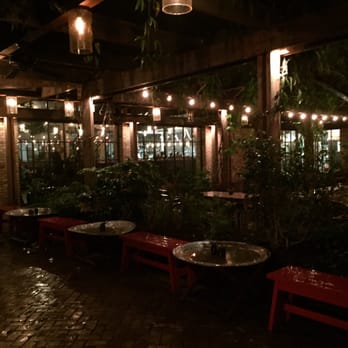 El Monumento - Outdoor patio. - Mexican Near Me - Georgetown, Texas