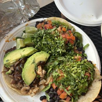 El Camion - Chicken taco and veggie tacos (cilantro overpowered veggie tacos) - Mexican Near Me - Seattle, Washington El Camion - Chicken taco and veggie tacos (cilantro overpowered veggie tacos) - Mexican Near Me - Seattle, Washington