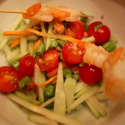 Aroii Take Away - Papaya spicy salat med grillere rejer, tomat & gulerod