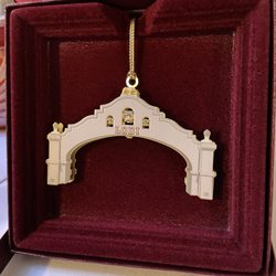 Visit Lodi - Christmas ornament of the Lodi arch