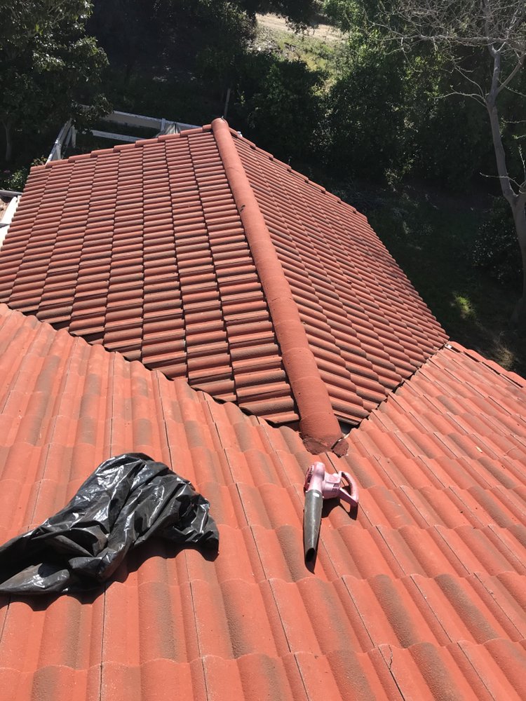Slide of Divine Roofing Services