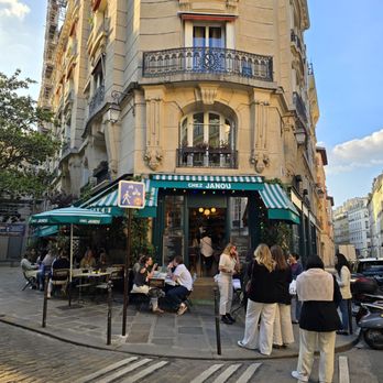 Chez Janou - Gorgeous neighborhood corner location - Bistros Near Me - Paris, 75