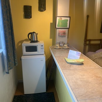 Itty Bitty Inn - Adorable welcome nook with helpful guidelines - Hotels Near Me - North Bend, Oregon Itty Bitty Inn - Adorable welcome nook with helpful guidelines - Hotels Near Me - North Bend, Oregon