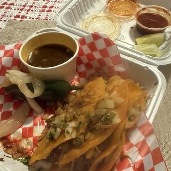 CH Y La Birria - Mexican Near Me - Compton, California