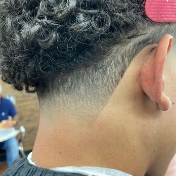 Supreme Blendz Barbershop - Barbers Near Me - Miami, Florida Supreme Blendz Barbershop - Barbers Near Me - Miami, Florida