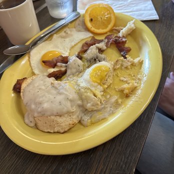 Squeeze In - Biscuits and gravy - Breakfast & Brunch Near Me - Reno, Nevada Squeeze In - Biscuits and gravy - Breakfast & Brunch Near Me - Reno, Nevada