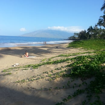 Charley Young Beach - Charlie Young beach is one of our favorite Maui beaches - Beaches Near Me