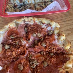 Bottom Small Carnivore and top the Garlic Cheesy Bread Bottom Small Carnivore and top the Garlic Cheesy Bread