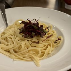 Pub 20 - 11-year-old said these buttered noodles were the best food she'd ever had. Quite the presentation for a kids menu as well.