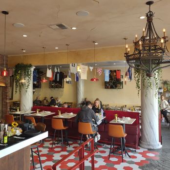 Trattoria Da Sofia - Partial view of the dining area - Italian Near Me - San Diego, California Trattoria Da Sofia - Partial view of the dining area - Italian Near Me - San Diego, California