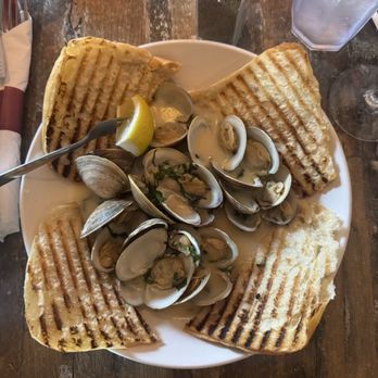 Dogtooth Bar & Grill - Steamers with white broth - American Near Me - Wildwood, New Jersey