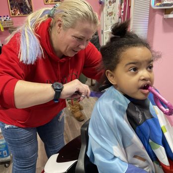 Kandystylez MKE 2.0 - Hair Salons Near Me - West Allis, Wisconsin